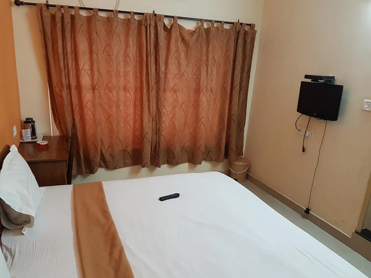 טריואנדרום Hotel The Samrat