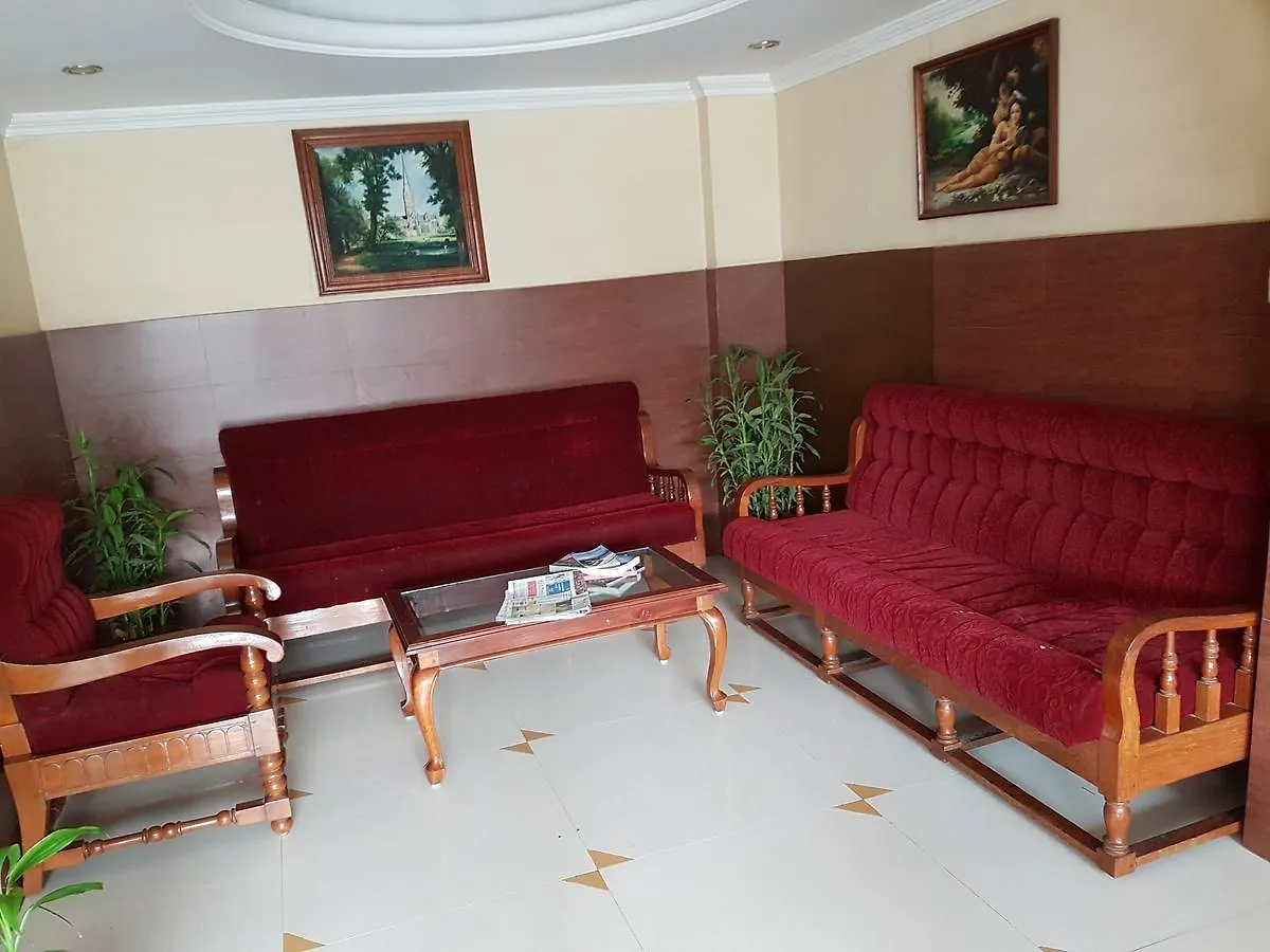 טריואנדרום Hotel The Samrat